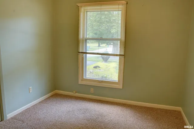 $159,500 | 1925 Riverview Drive, Macomb, IL 61455