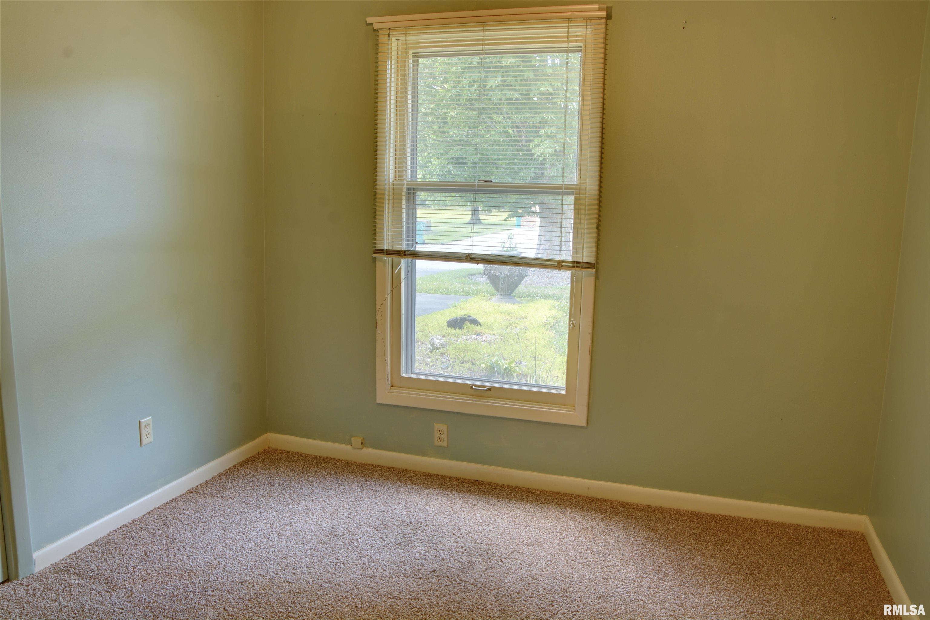 1925 Riverview Drive Macomb, IL 61455 - Photo 17 of 19