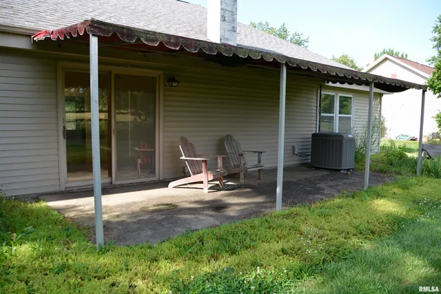 $159,500 | 1925 Riverview Drive, Macomb, IL 61455