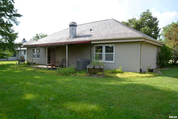 $159,500 | 1925 Riverview Drive, Macomb, IL 61455