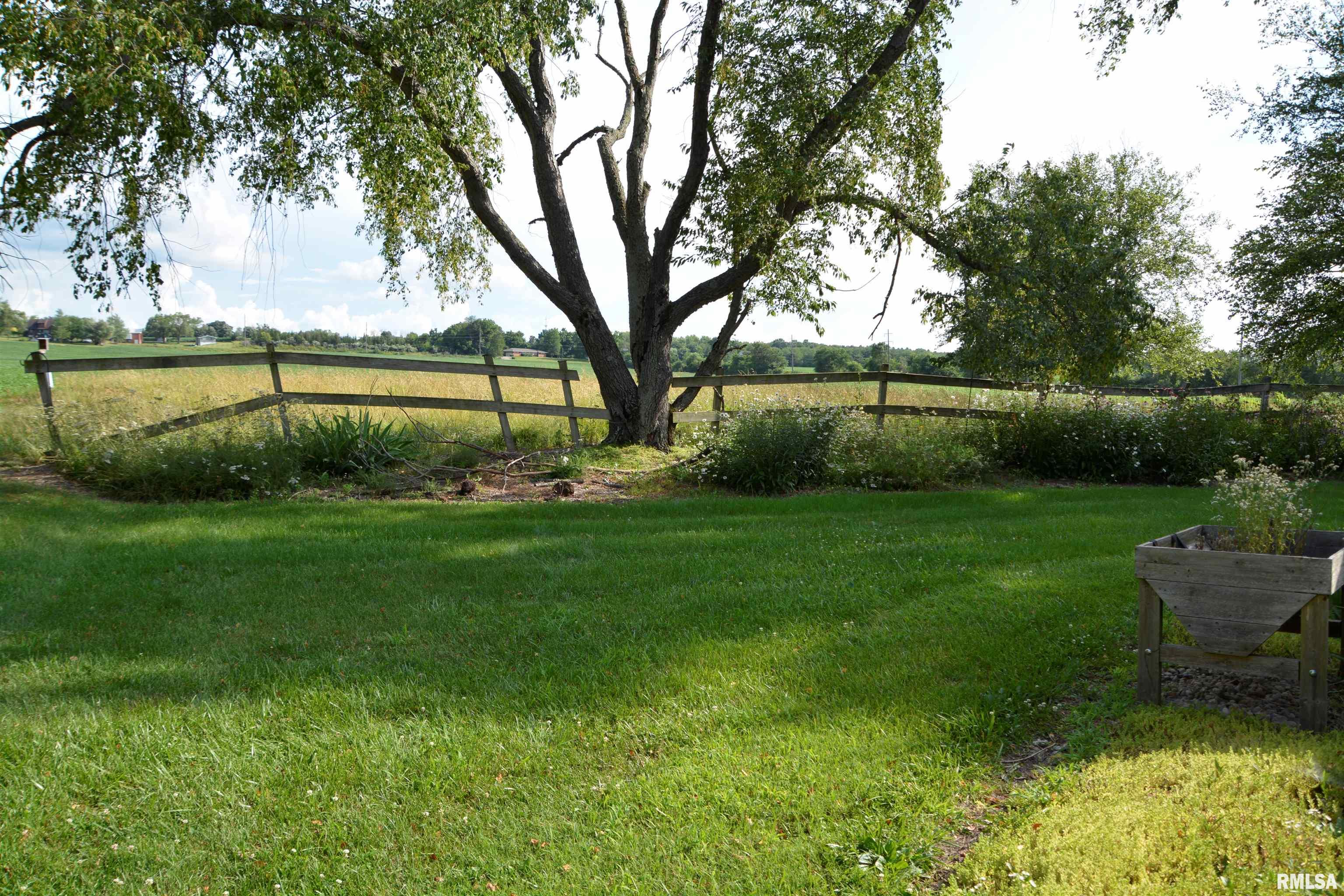 1925 Riverview Drive Macomb, IL 61455 - Photo 3 of 19