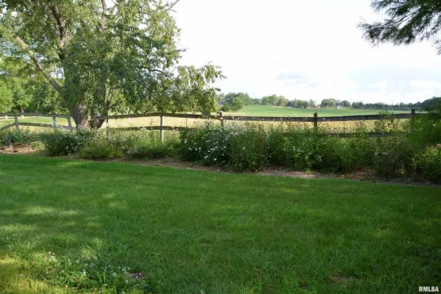 $159,500 | 1925 Riverview Drive, Macomb, IL 61455