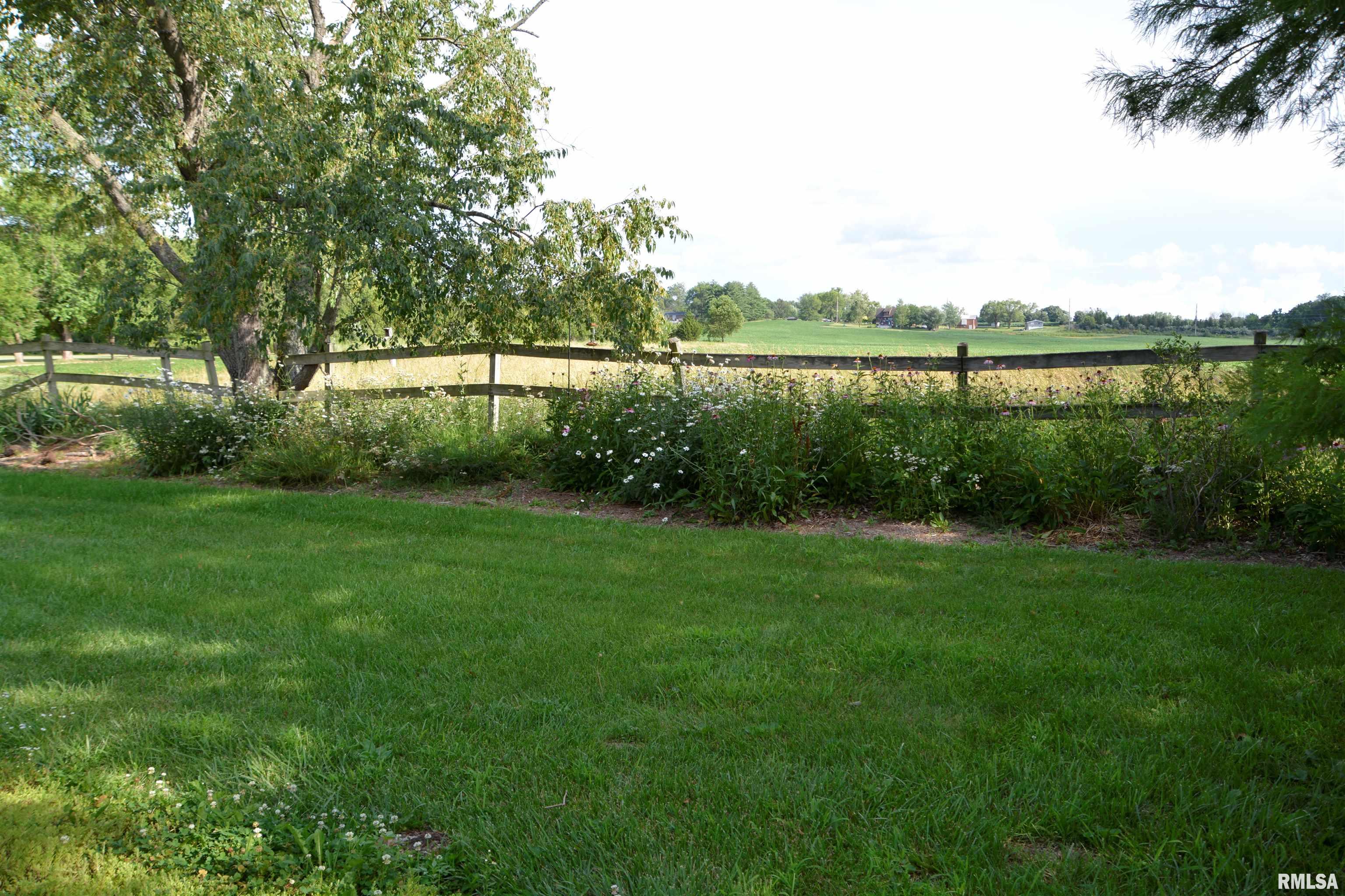 1925 Riverview Drive Macomb, IL 61455 - Photo 4 of 19