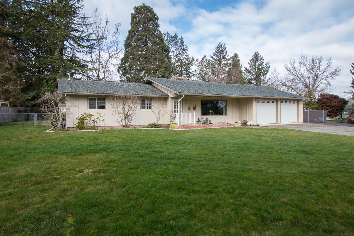 3329 Freeland Road Central Point, OR 97502 - Photo 1 of 25 Primary Photo