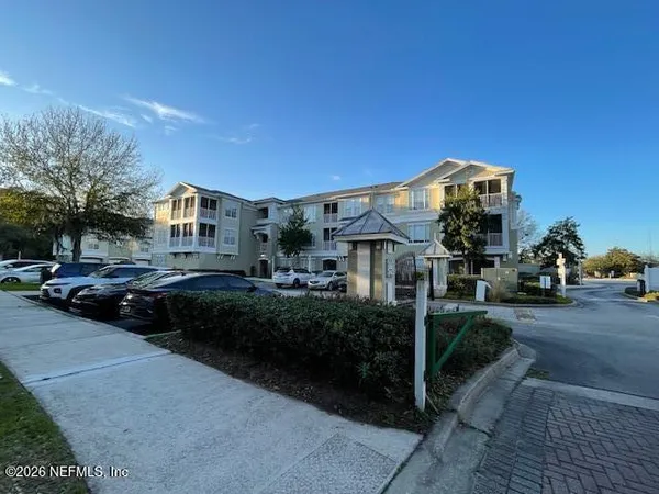 $1,170 | 8290 Gate Parkway West, Unit 211, Jacksonville, FL 32216