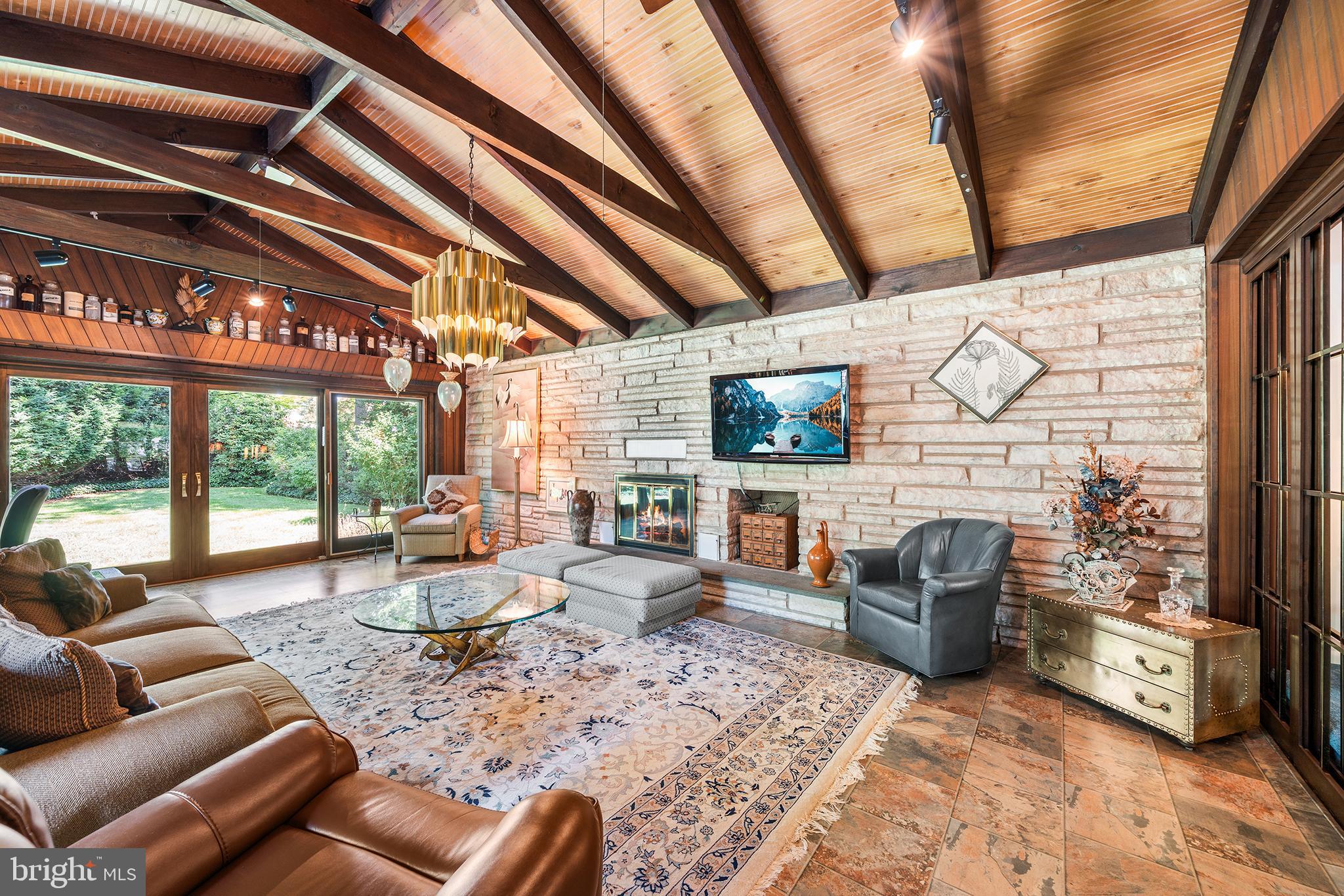 403 Meadow Lane Wallingford, PA 19086 - Photo 16 of 38 Family Room