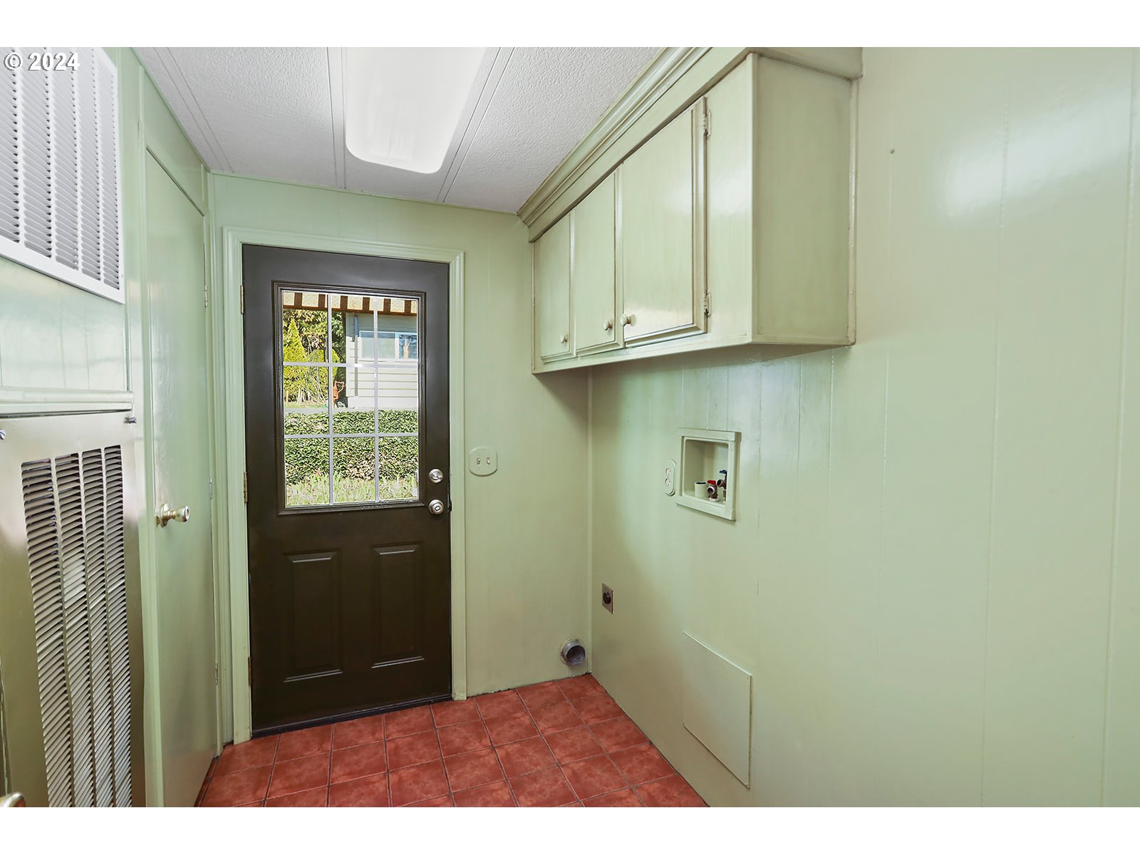 42 George Road Underwood, WA 98651 - Photo 25 of 45 a view of an entryway with wooden floor