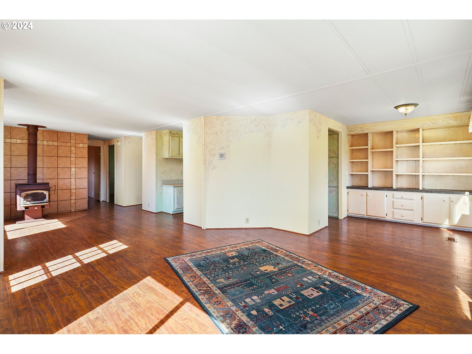 42 George Road Underwood, WA 98651 - Photo 9 of 45 a view of a livingroom with wooden floor