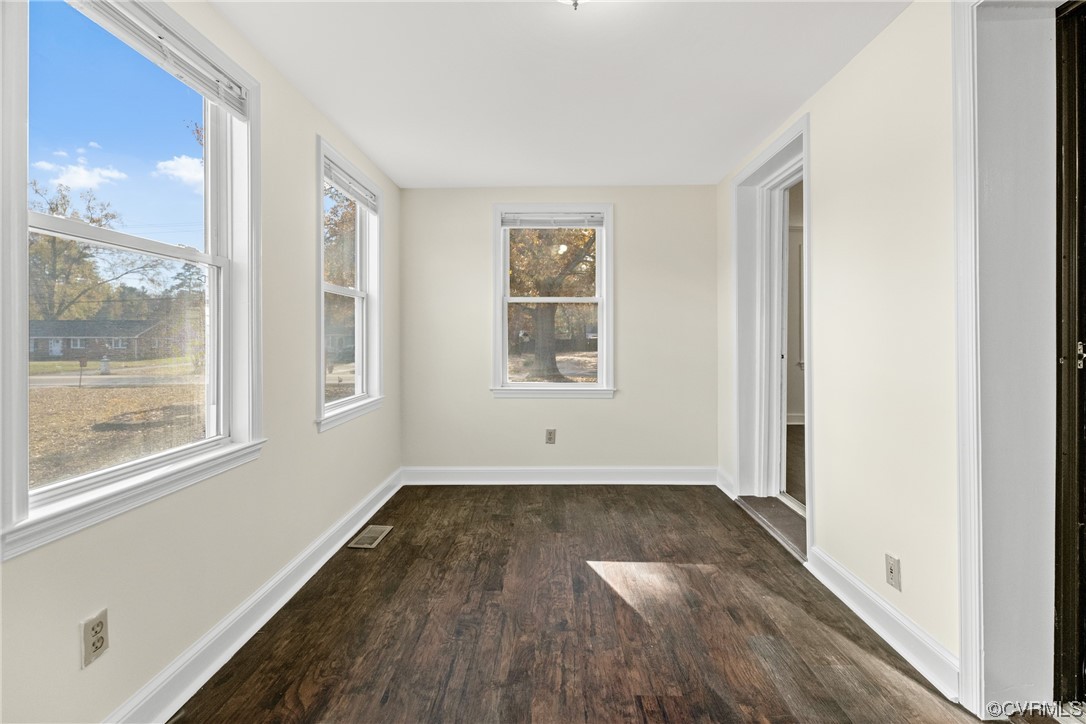 25014 Ferndale Road Petersburg, VA 23803 - Photo 8 of 39 Gallery Image 8