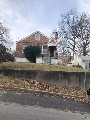 $260,000 | 2503 Louis Avenue, Brentwood, MO 63144