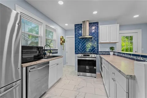 $275,000 | 1219 South Glenwood Avenue, Independence, MO 64052
