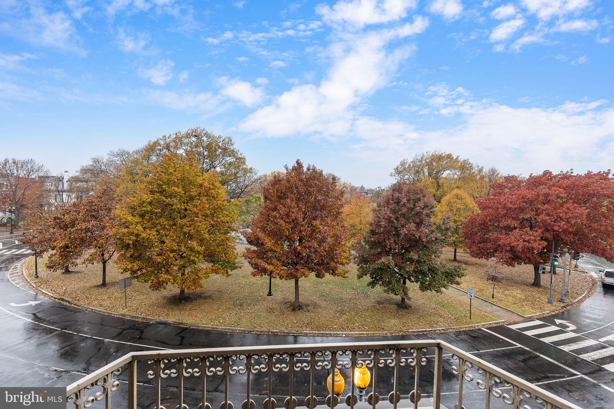 20 Logan Circle Northwest, Unit 33 Washington, DC 20005 - Photo 3 of 32 a view of a balcony with an outdoor space