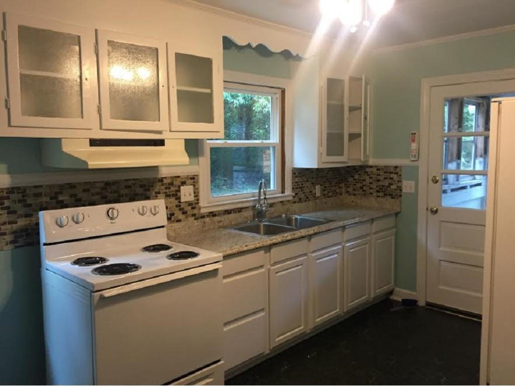 3268 Alamance Road Burlington, NC 27215 - Photo 4 of 11 Gallery Image 4