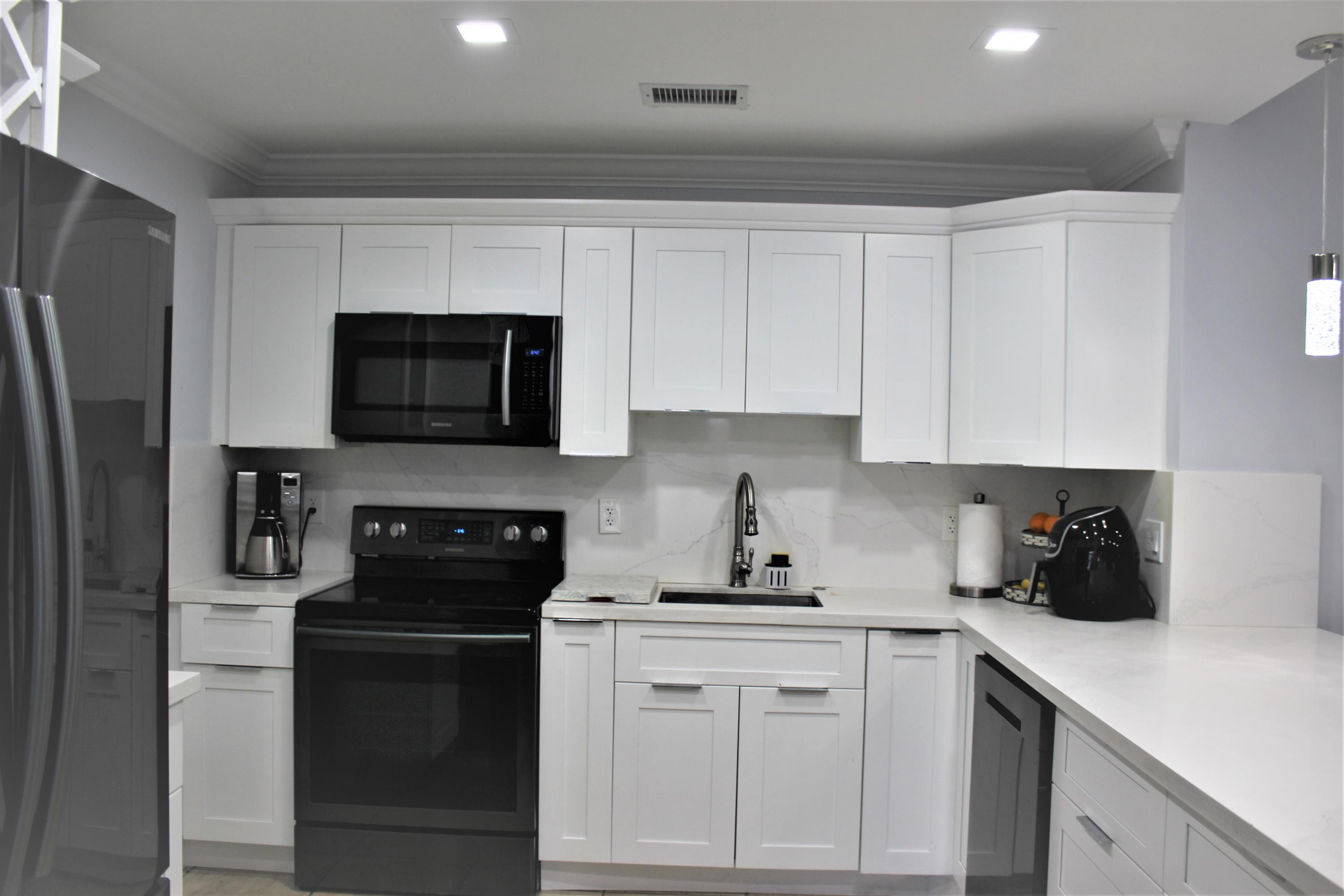 9813 Orange Park Trail Boca Raton, FL 33428 - Photo 4 of 60 IMG_2104 (2)