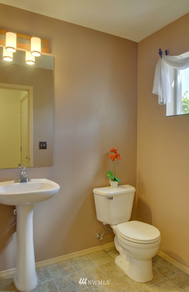 18135 168th Way Southeast Renton, WA 98058 - Photo 11 of 25 Gallery Image 11