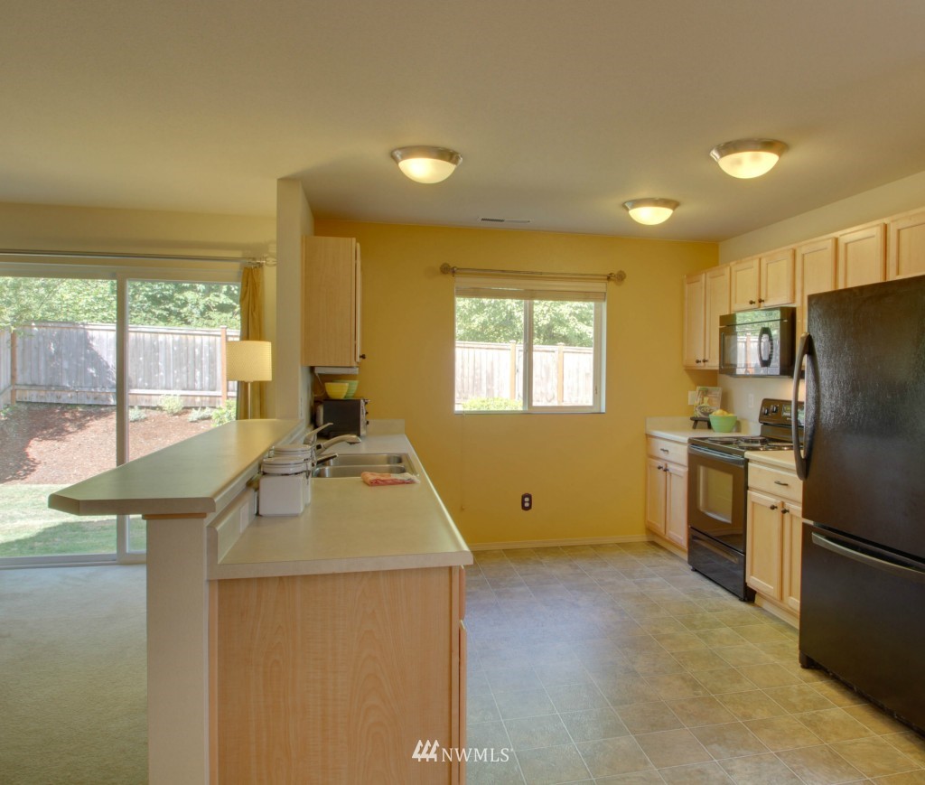 18135 168th Way Southeast Renton, WA 98058 - Photo 8 of 25 Gallery Image 8