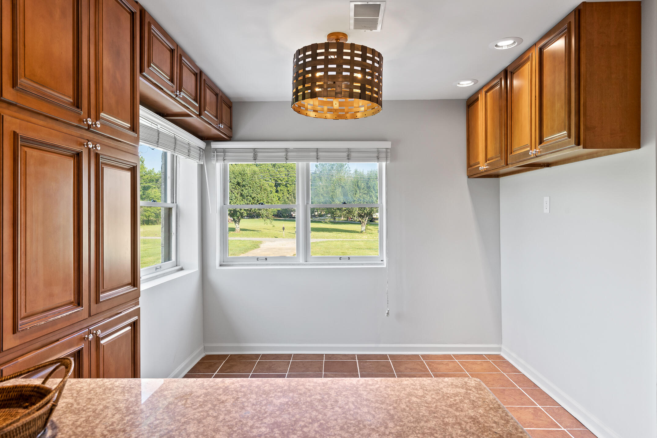 3035 Highway 341 Chickamauga, GA 30707 - Photo 35 of 47 Breakfast room