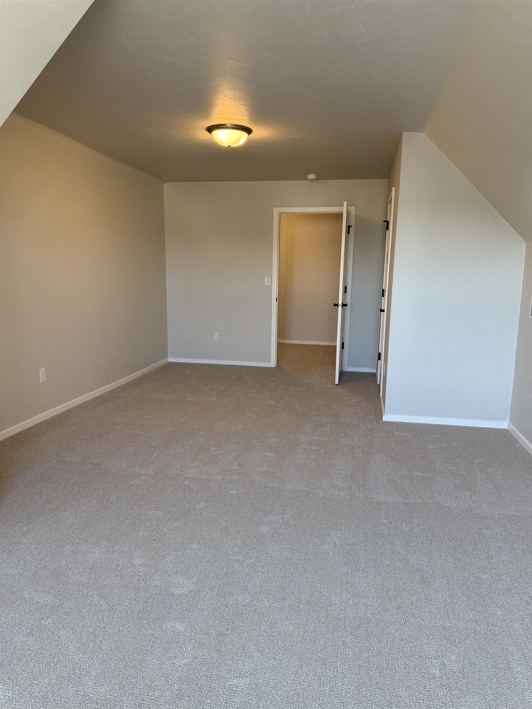 N9315 Gemstone Court Appleton, WI 54915 - Photo 12 of 22