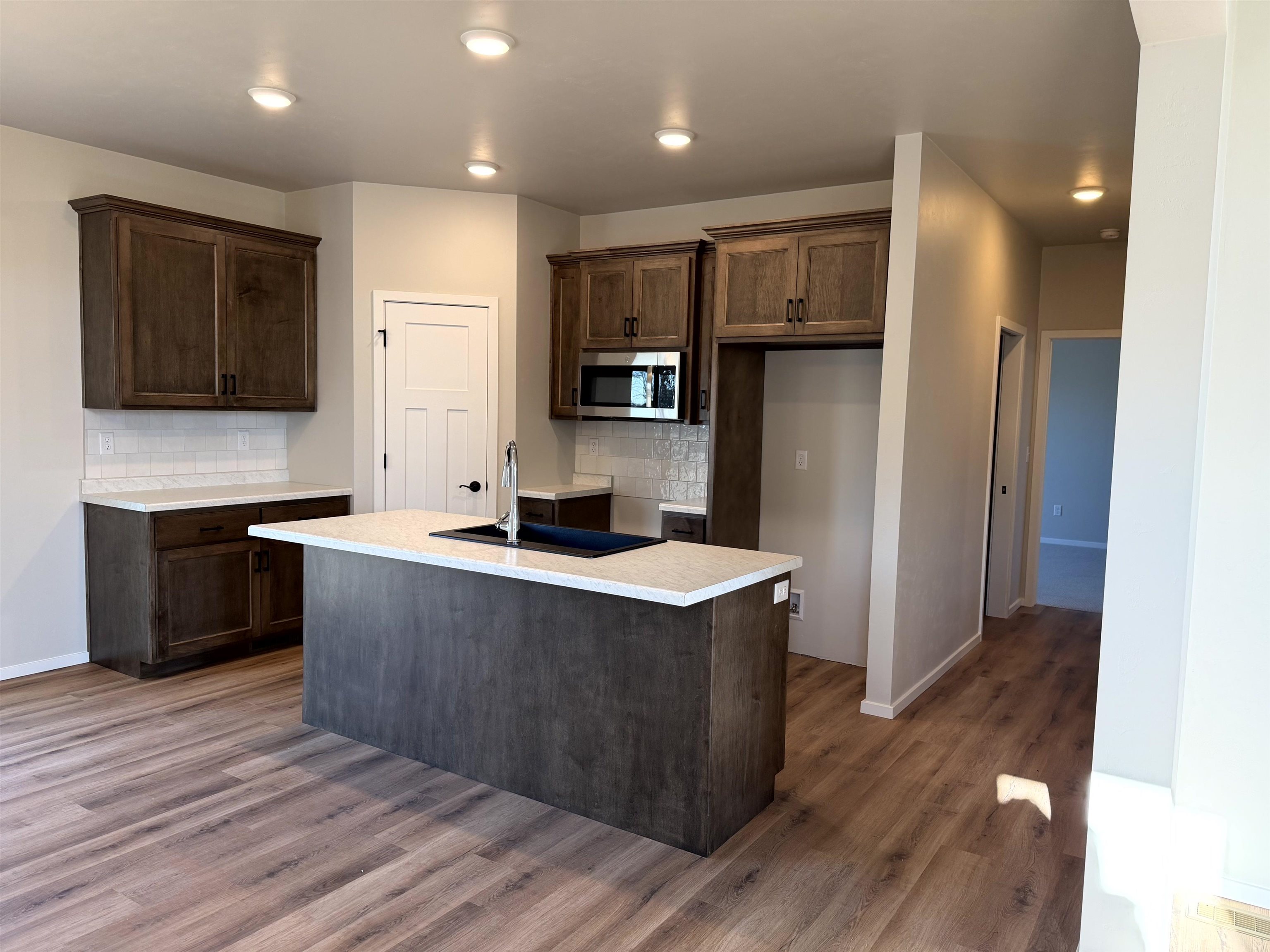 N9315 Gemstone Court Appleton, WI 54915 - Photo 2 of 22