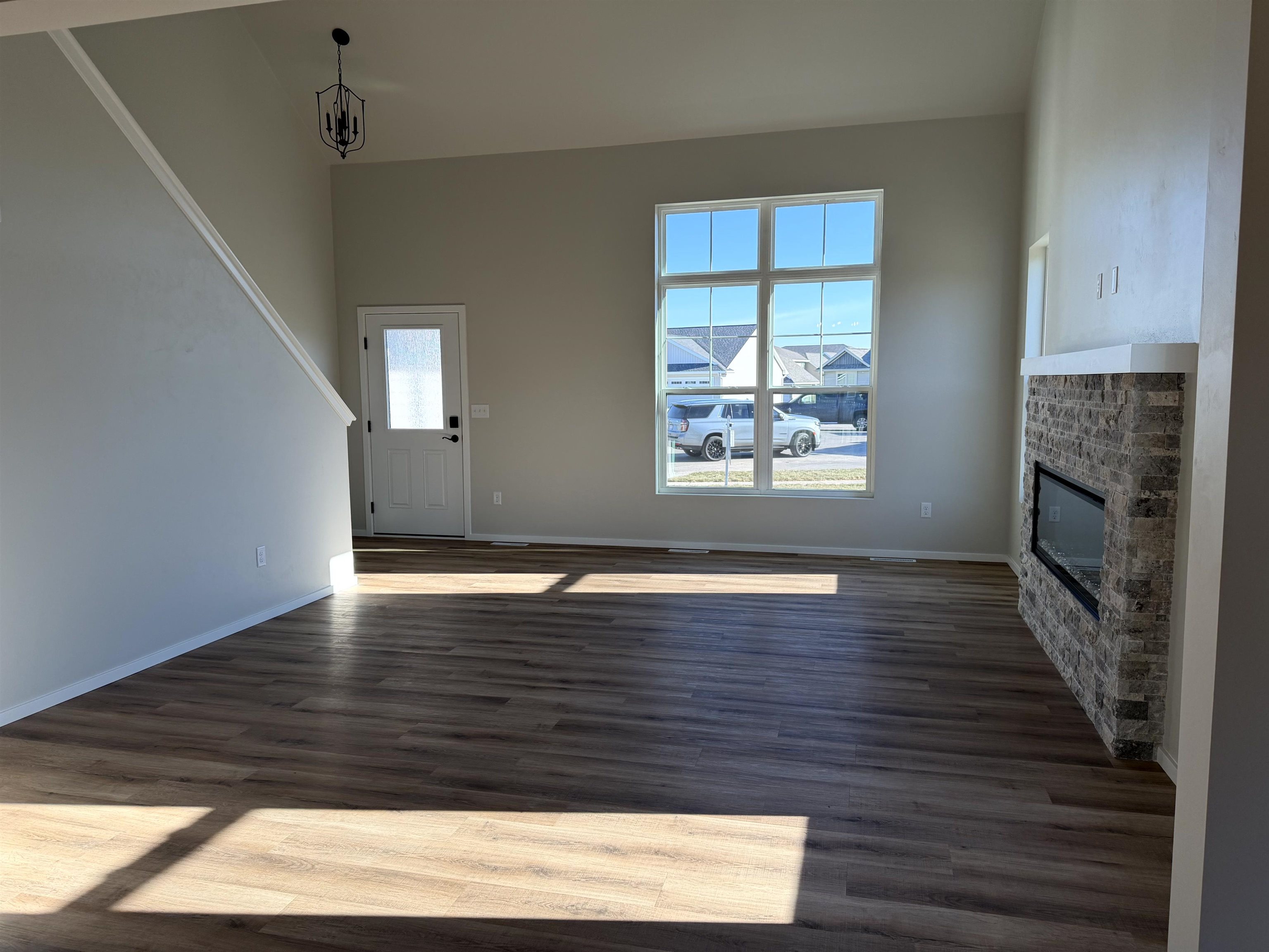 N9315 Gemstone Court Appleton, WI 54915 - Photo 7 of 22