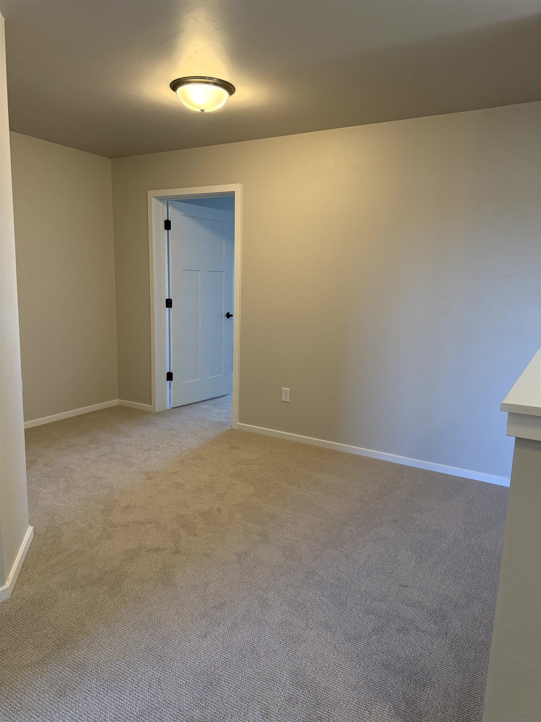 N9315 Gemstone Court Appleton, WI 54915 - Photo 9 of 22