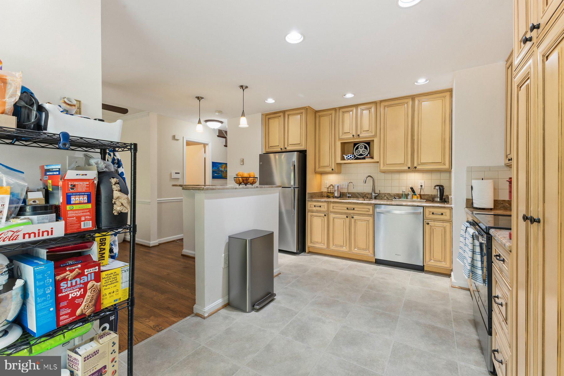 8240 Taunton Place Springfield, VA 22152 - Photo 12 of 48 Kitchen