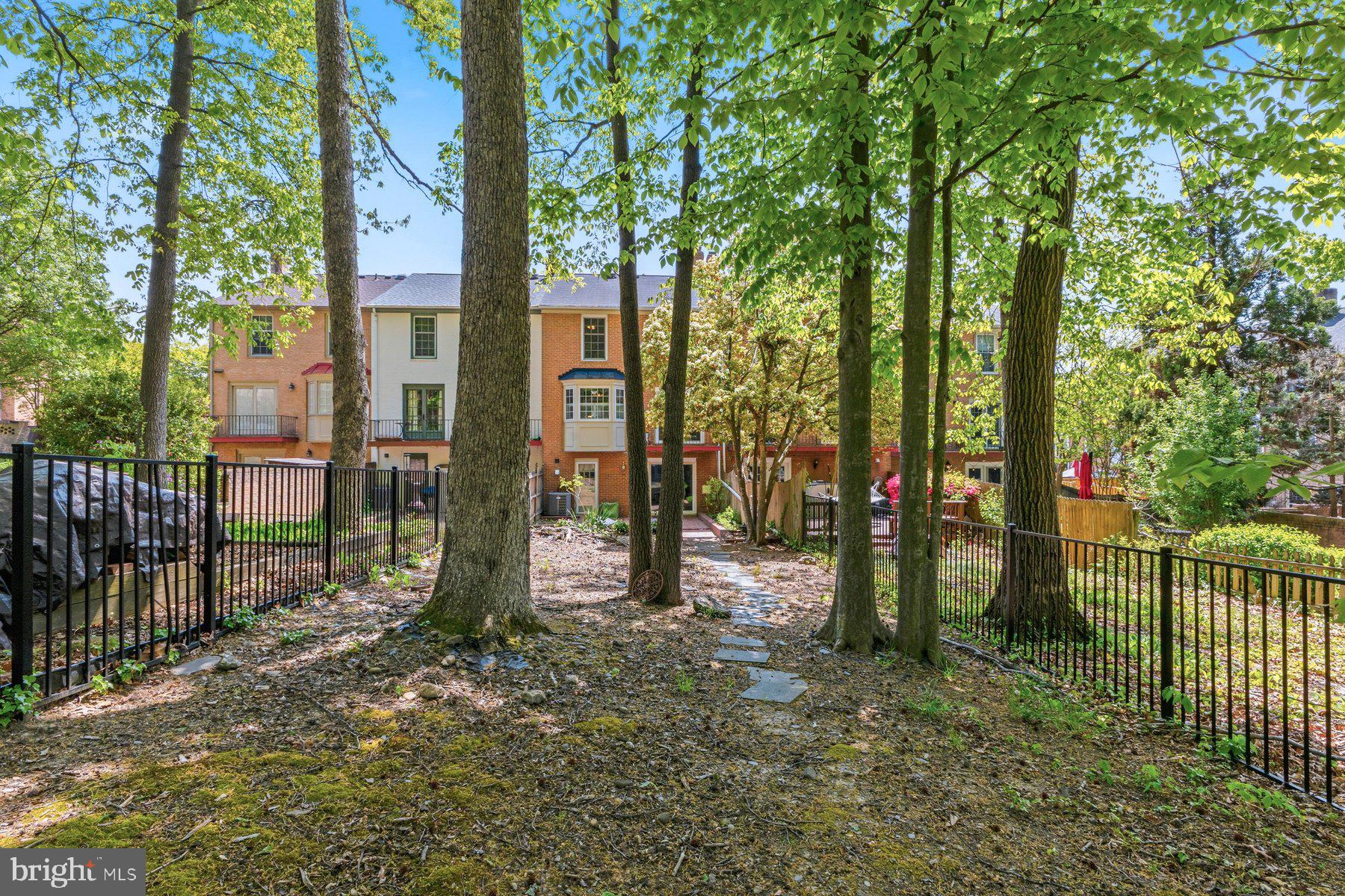 8240 Taunton Place Springfield, VA 22152 - Photo 35 of 48