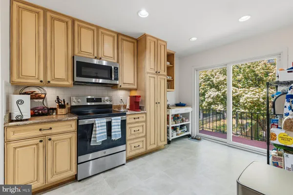 $675,000 | 8240 Taunton Place, Springfield, VA 22152