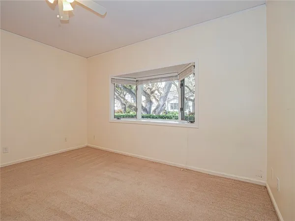 $3,300 | 131 Peppertree Drive, Unit 21, Vero Beach, FL 32963