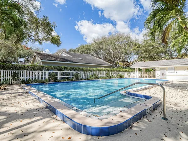 $3,300 | 131 Peppertree Drive, Unit 21, Vero Beach, FL 32963