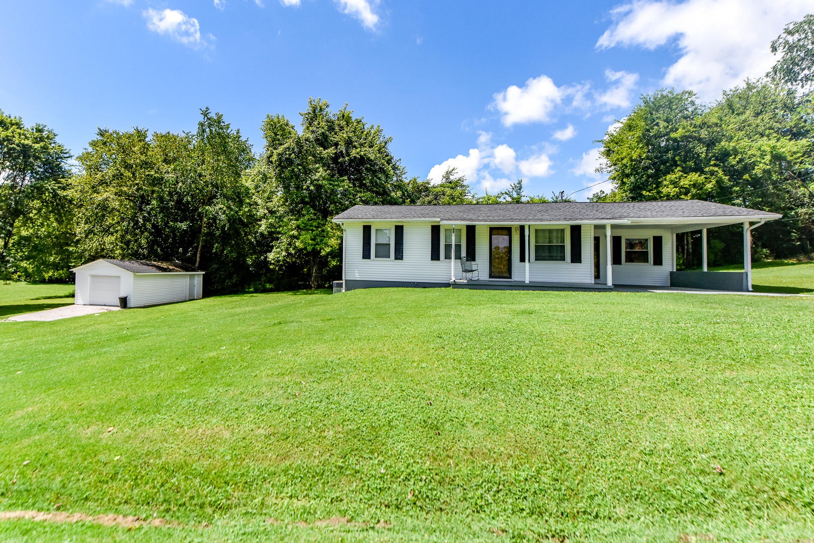 3741 Sams Road Rockford, TN 37853 - Photo 4 of 28 Gallery Image 4