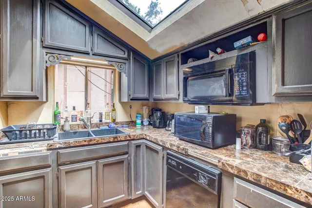 a view of entryway and hall