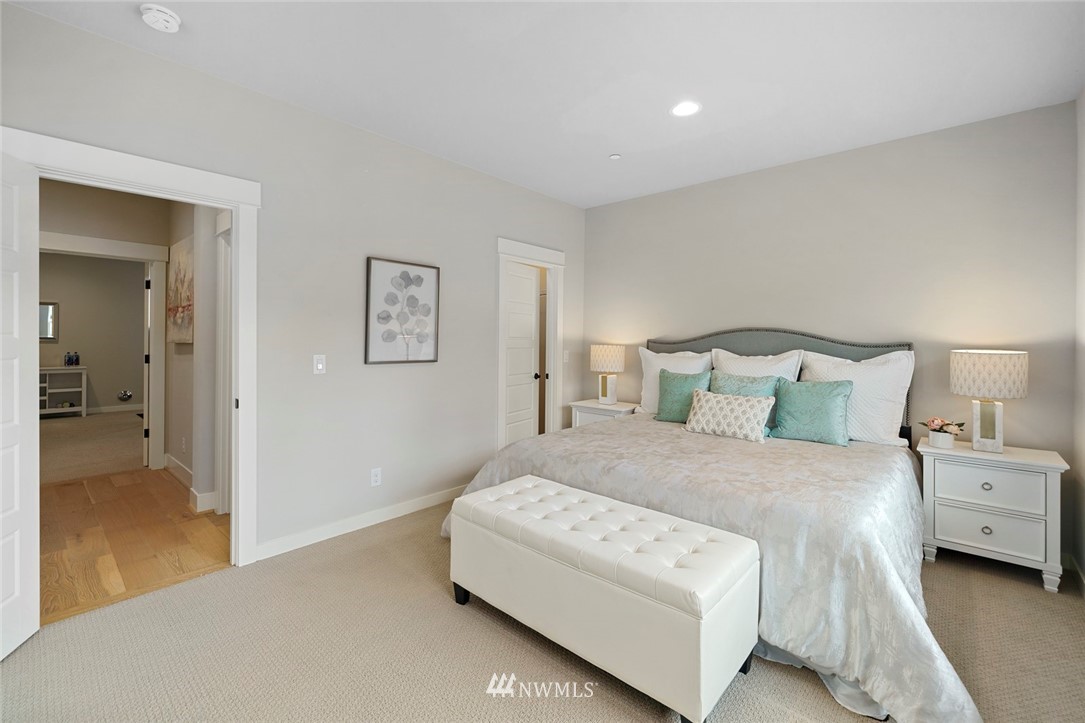 10032 Northeast 162nd Street Bothell, WA 98011 - Photo 5 of 40 Gallery Image 5