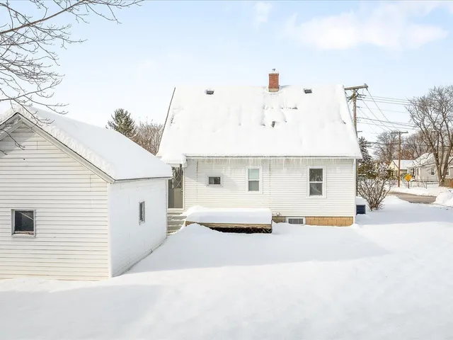 $194,500 | 7643 Rogers Street, Machesney Park, IL 61115