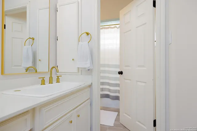 $10,500 | 625 Paseo Canada, Hollywood Park, TX 78232