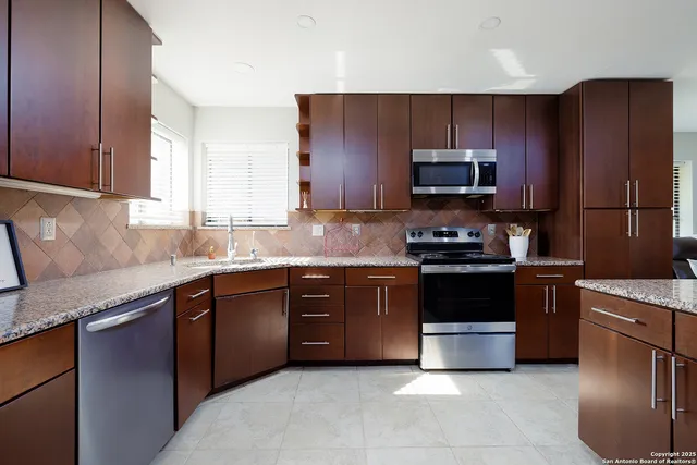 $10,500 | 625 Paseo Canada, Hollywood Park, TX 78232