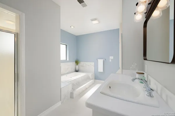 $10,500 | 625 Paseo Canada, Hollywood Park, TX 78232