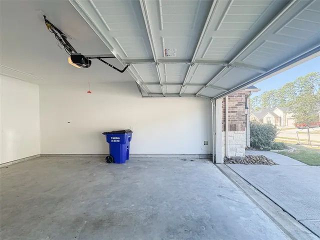 $2,450 | 519 Newcomb Hollow Drive, Conroe, TX 77304