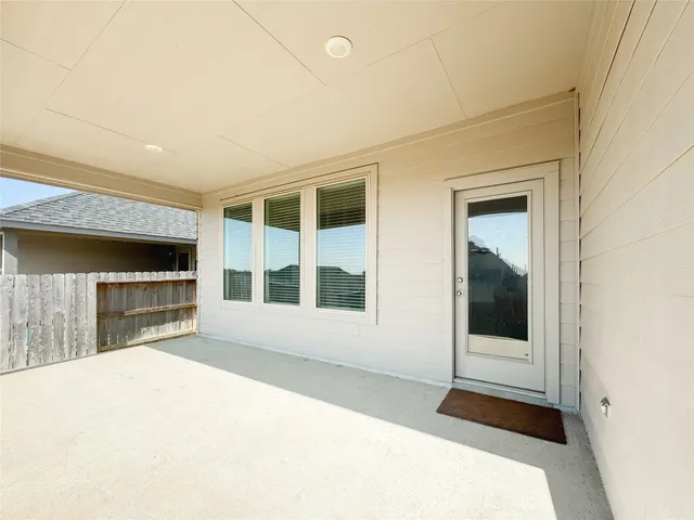 $2,450 | 519 Newcomb Hollow Drive, Conroe, TX 77304