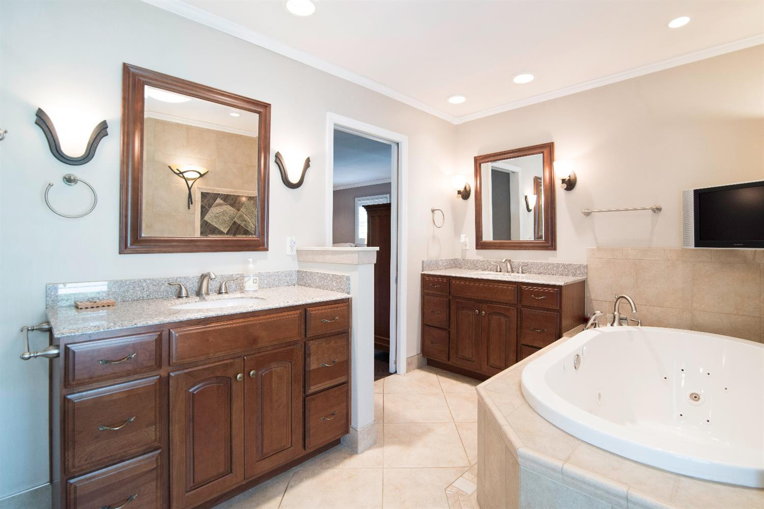 3206 Tates Creek Road Lexington, KY 40502 - Photo 17 of 41 Photo 17