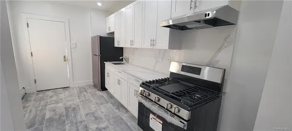 $2,699 | 15 Woodlawn Avenue, Unit 1F, Yonkers, NY 10704