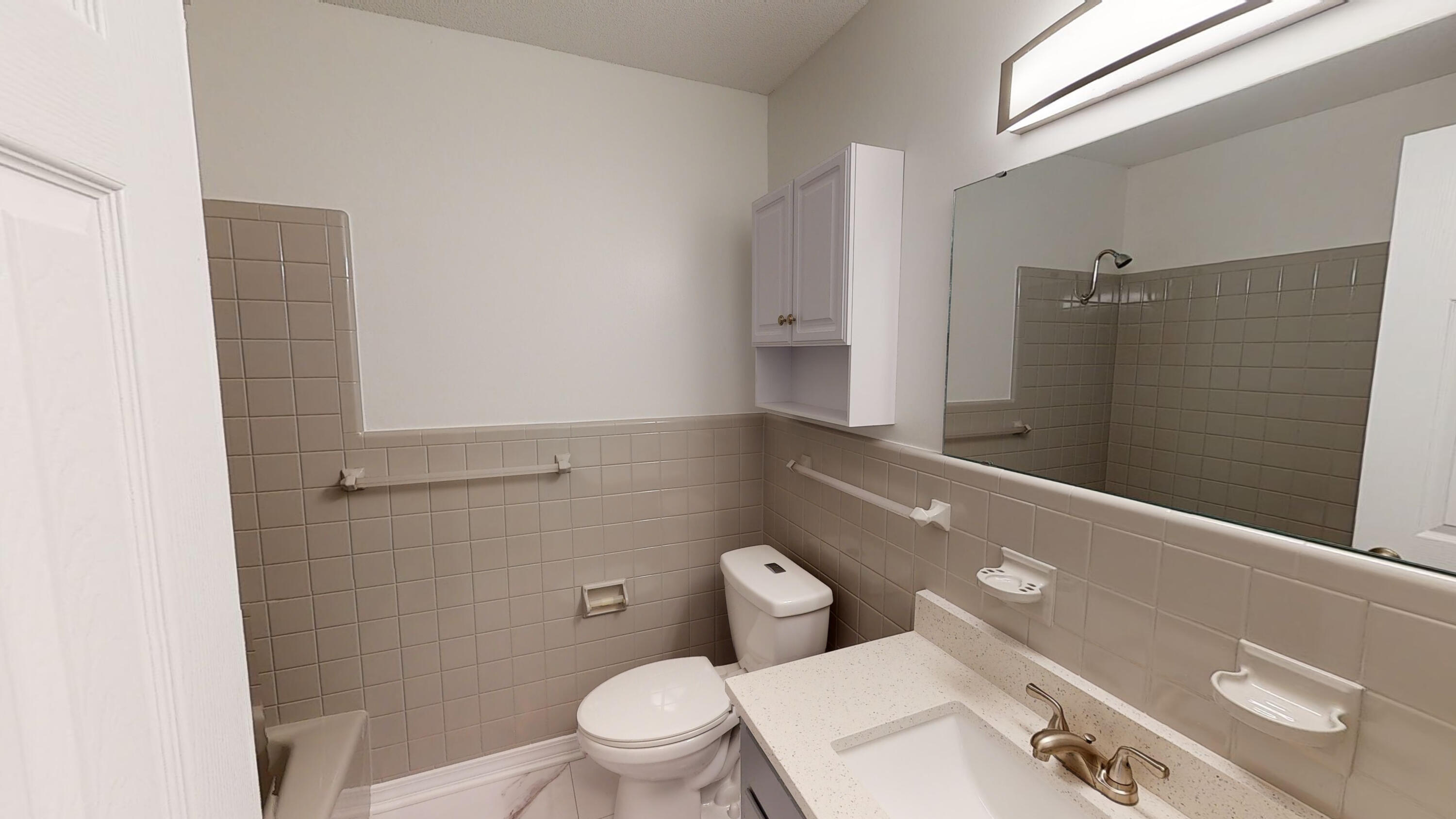 200 Deluna Road Southwest Fort Walton Beach, FL 32548 - Photo 16 of 26 Bathroom