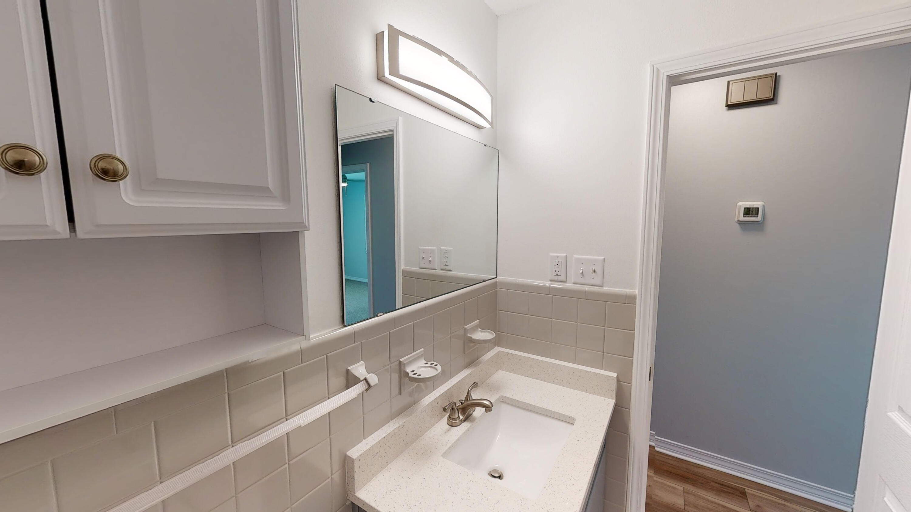 200 Deluna Road Southwest Fort Walton Beach, FL 32548 - Photo 19 of 26 Bathroom