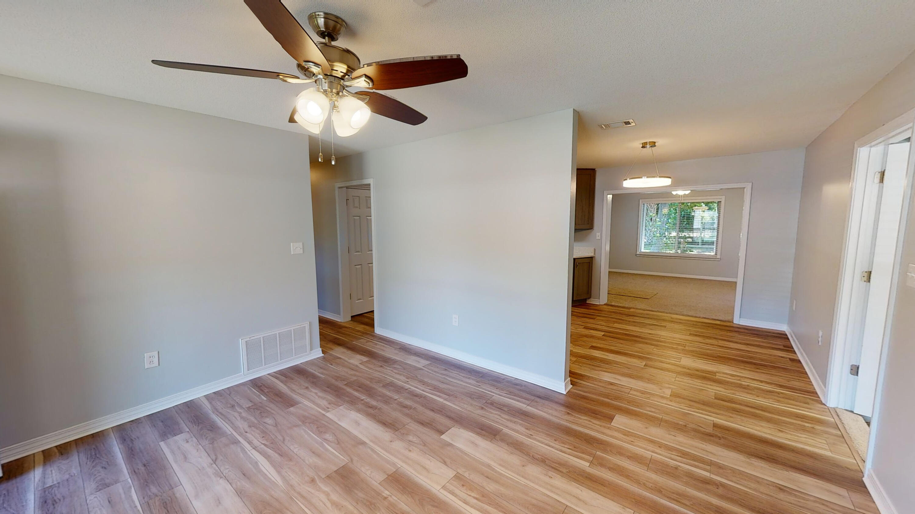 200 Deluna Road Southwest Fort Walton Beach, FL 32548 - Photo 5 of 26 Living/Dining Room