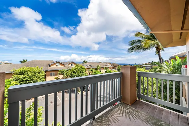 a view of a floor in front of a house with a yard
