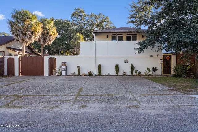 $750,000 | 128 Lee Street, Biloxi, MS 39530