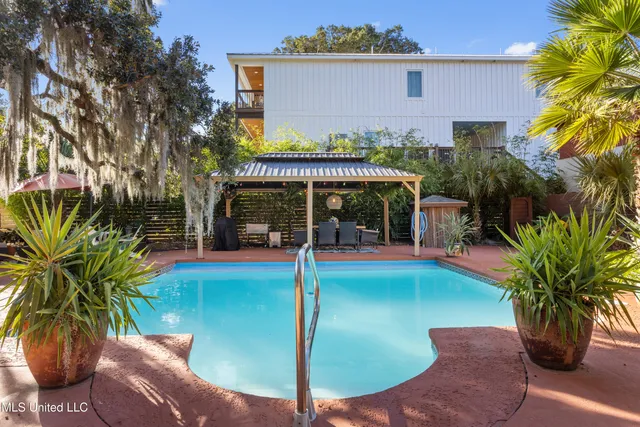 $750,000 | 128 Lee Street, Biloxi, MS 39530