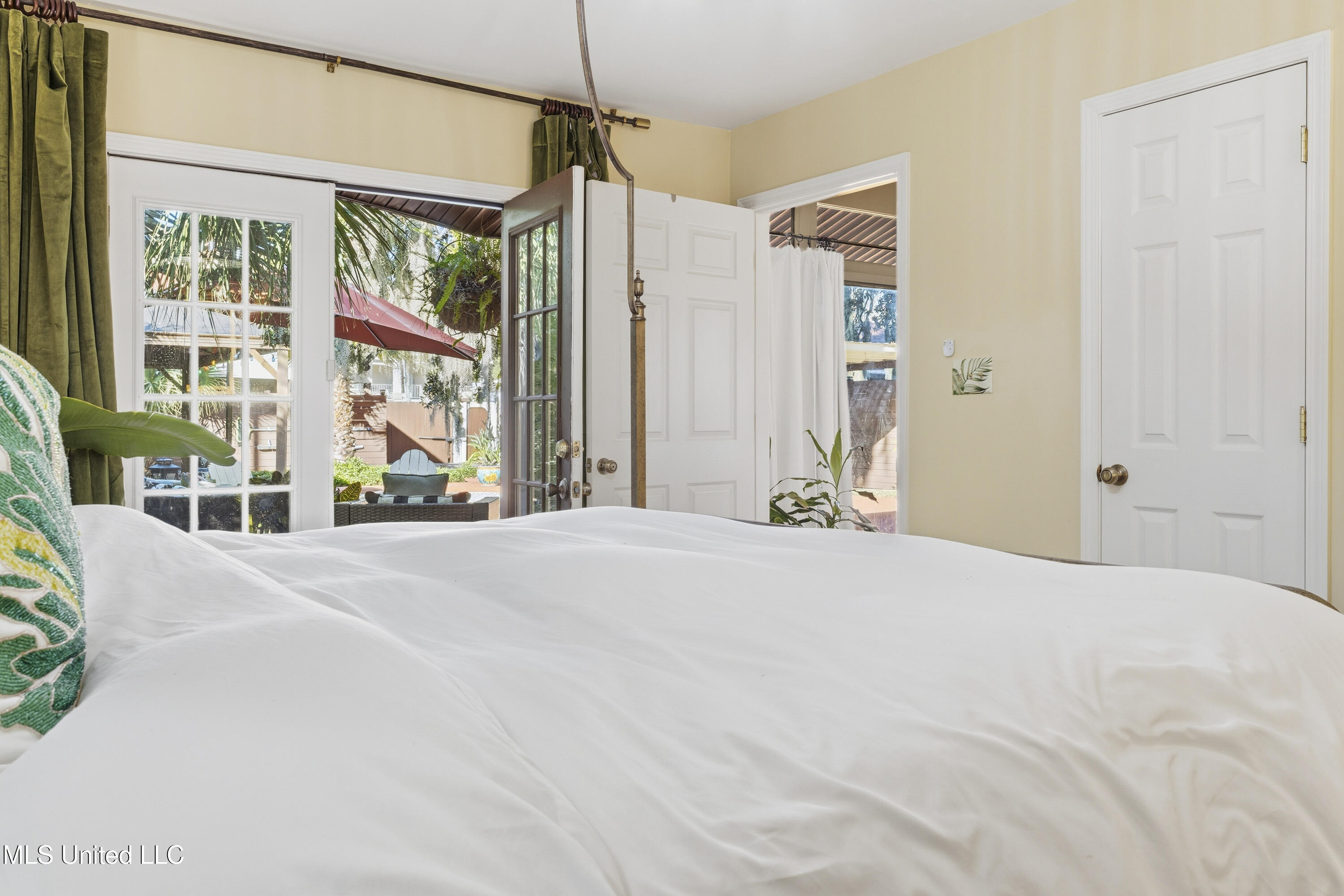 128 Lee Street Biloxi, MS 39530 - Photo 15 of 51 0029