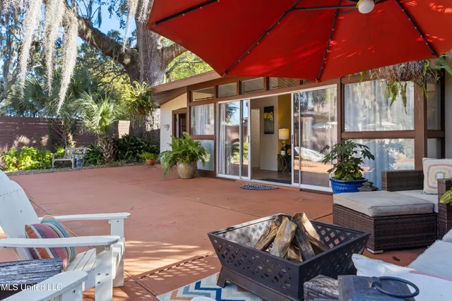 $750,000 | 128 Lee Street, Biloxi, MS 39530