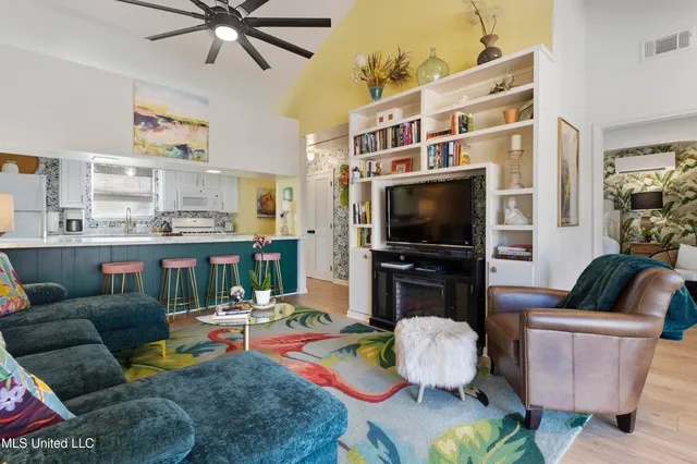 $750,000 | 128 Lee Street, Biloxi, MS 39530